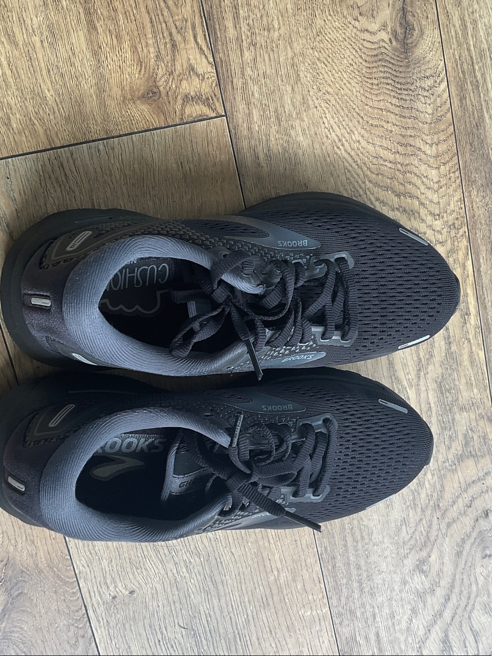 Brooks Men's Black Athletic Running Shoes